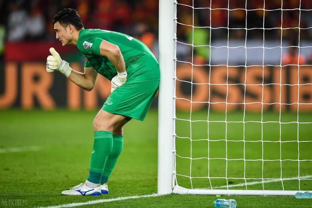 邮报：C罗因合同无法和家人一起滑雪