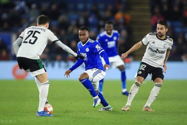 马兹拉维6次抢断9次对抗+2次解围 本赛季保持全勤